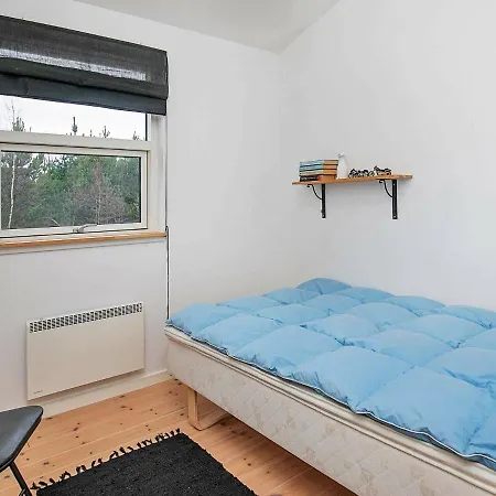 6 Person Holiday In L S